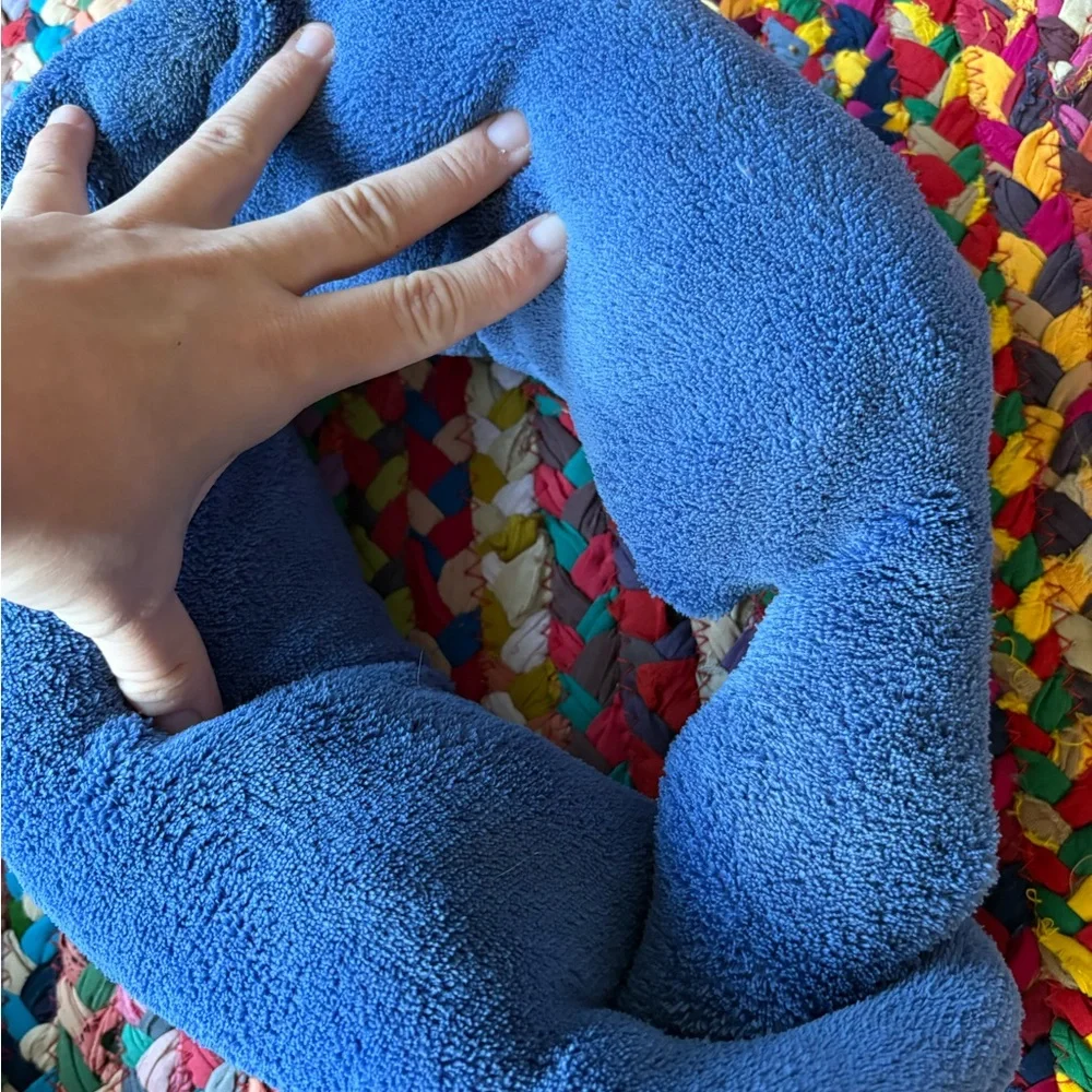 BLUE FUZZY MASSAGING NECK PILLOW